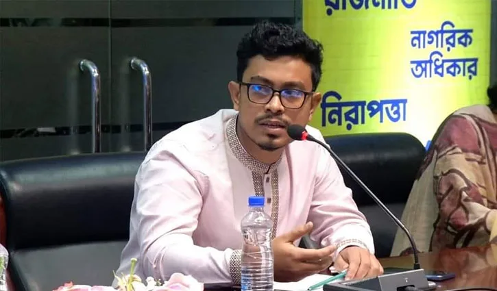 ঢাবির রেজিঃ ভবনকে পেপারলেস করার প্রতিশ্রুতি সাদিক কায়েমের